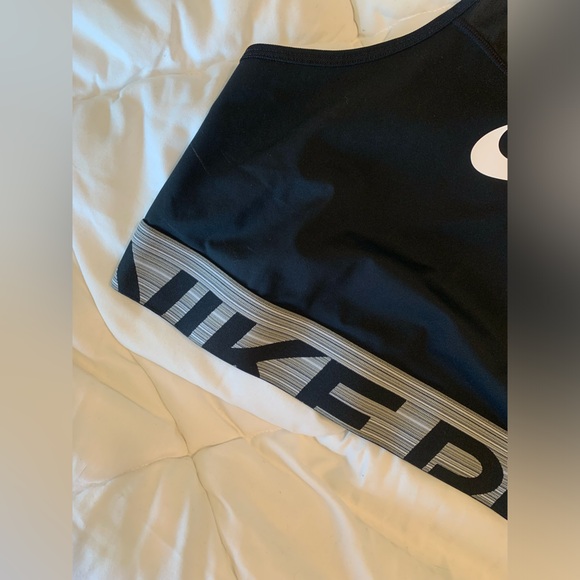 Nike Pro Training Dri Fit Cropped Tank - Picture 2 of 4